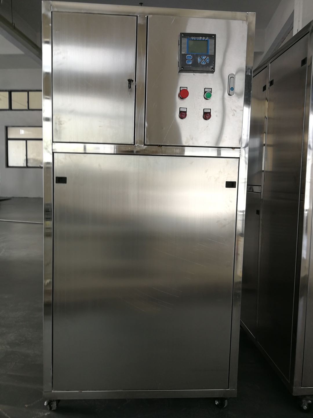 封闭式软化水设备